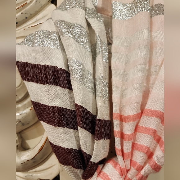 Long Striped sparkle scarf - Picture 5 of 9